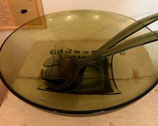 This is a MINT IN THE ORIGINAL BOX MCM 9 pc. Avocado Salad Service! Its complete! Even the box is nice! 