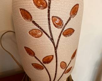 CLOSE UP! Beautiful in every way! Love the ENAMELED Leaves! EXCELLENT CONDITION! 