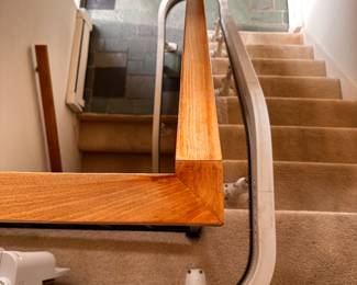 This is an ACORN 130 Curved Stair Lift! It's works perfectly and is in superb condition! The buyer will have to disassemble and remove. Does with manual and remotes! 