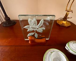 A beautiful little floral glass art piece!