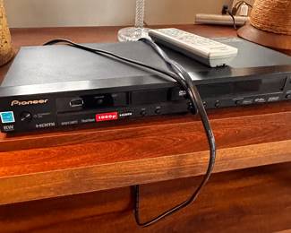 Nice PIONEER DVD Player with remote! 