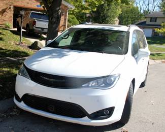 2019 Chrysler Pacifica Touring L Plus 4 Door Minvan