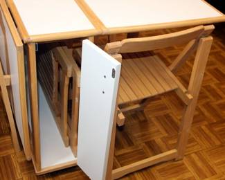 Fold Away Drop Leaf Table with 4 Folding Chairs