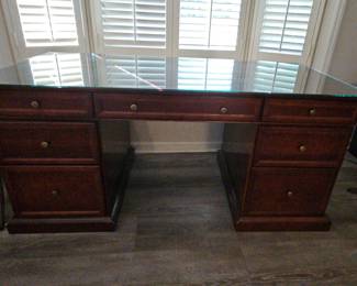 Office Desk                                           https://ctbids.com/estate-sale/31874/item/3541194/Office-Desk