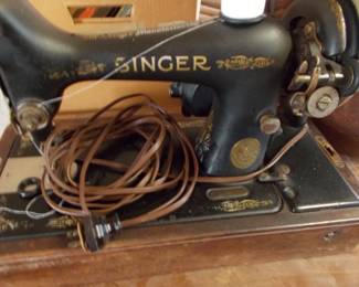 Antique Singer in wood carrying case