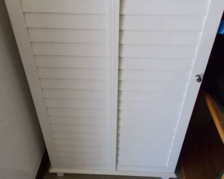 Bath cabinet