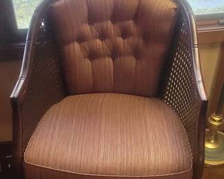 2 matching chairs