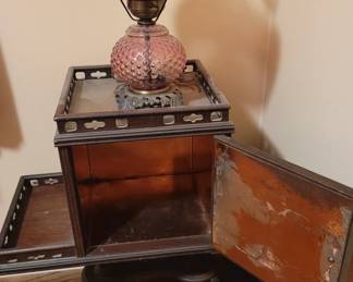 Copper-lined Humidor; flash lamp
