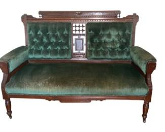 Eastlake Green Setee 
