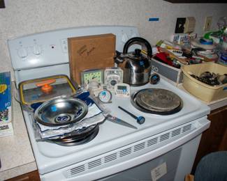 Electric stove items, timers, kettle.