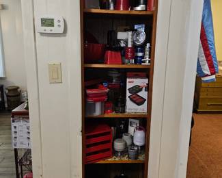 Kitchen gadgets and small appliances