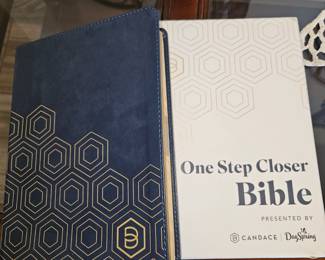 Candace Cameron Barr - One Step Closer Bible (NEW)