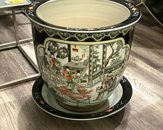 Antique large Oriental vase and base - beautiful. 