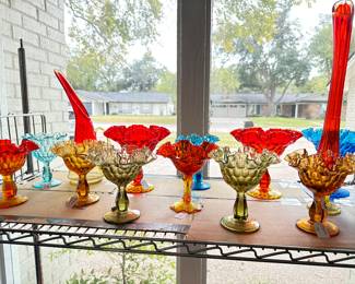 Beautiful MCM Fenton glass. 