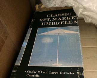 9’ umbrella, have theee smaller ones too