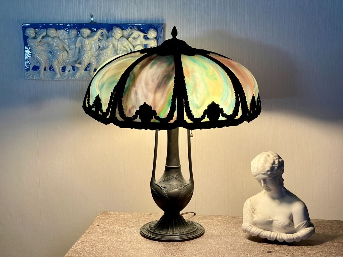 Puffy slag lamp.