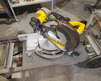 Dewalt 12 in Miter Saw Double Bevel Sliding Compound