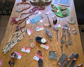 Several smaller antique items