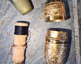 Thimble & thread case