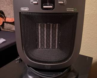 (Almost new) Delonghi multi-function heater. Works fantastic!