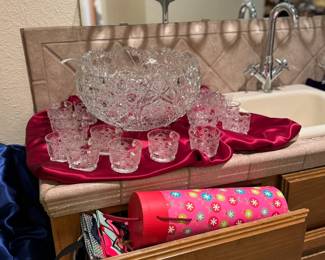 Gorgeous ornate punch bowl with matching cups - perfect for your Christmas party!
