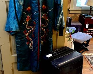 Kimono and like new luggage