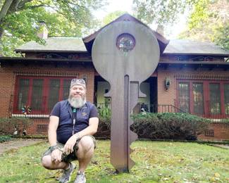 Jason with the iconic "A KEY SCULPTURE OF THE 2Oth CENTURY" by John Sokol from 1974
