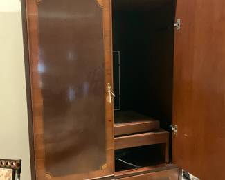 Entertainment armoire
