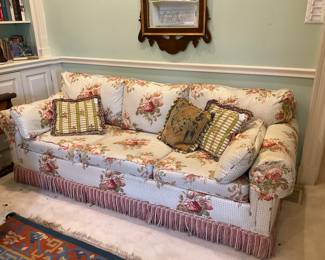 Fringed edge; decorative pillows