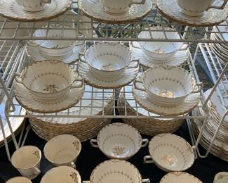 92 pieces of Royal Crown Derby