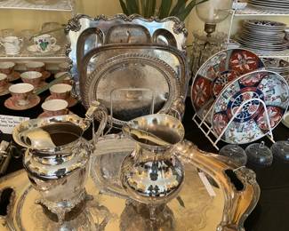Silverplate water/tea pitchers and tray