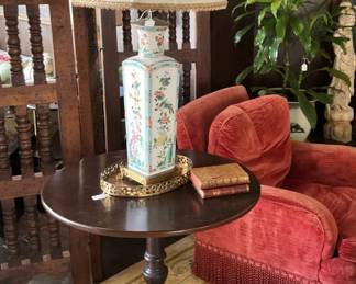 Round 3-legged accent table; one of numerous lamps