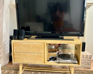 Tv and console, turntable 