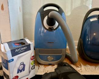 Miele Hardfloor vacuum cleaner-high suction power. 