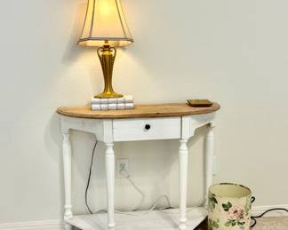 Half round table