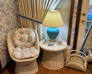 Love the wicker mushroom table! 