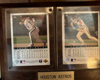 Large collection of baseball cards 