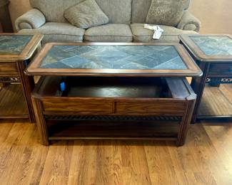 Coffee table set with lift 