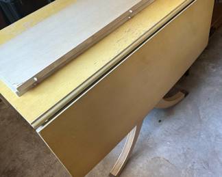 Mid Century Modern Dining Table w/ 2 leaves