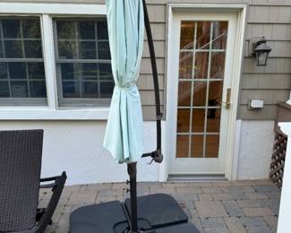 Outdoor umbrella