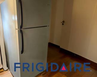 White Frigidaire Refrigerator $89 or bid #43