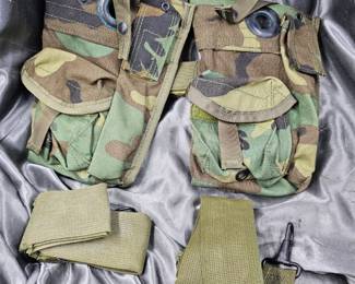 SET OF 1980'S AN/PRC-68 RADIO CARRIERS