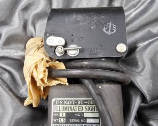 WWII US NAVY ILLUMINATED SIGHT