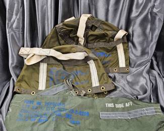 VIETNAM ERA DEPLOYMENT BAG GROUPING
