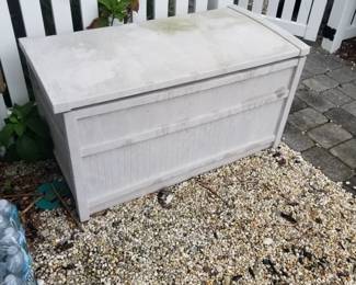 Storage bin