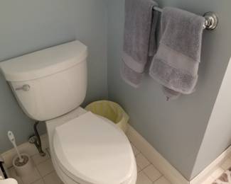 Commode - high rise
