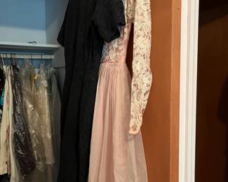 VINTAGE DRESSES