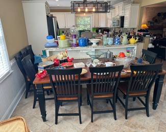 Solid wood dining table with 8 chairs 