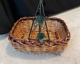 Wicker Basket with Ivy Handle 