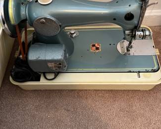 Vintage Rotary De Luxe Sewing Machine